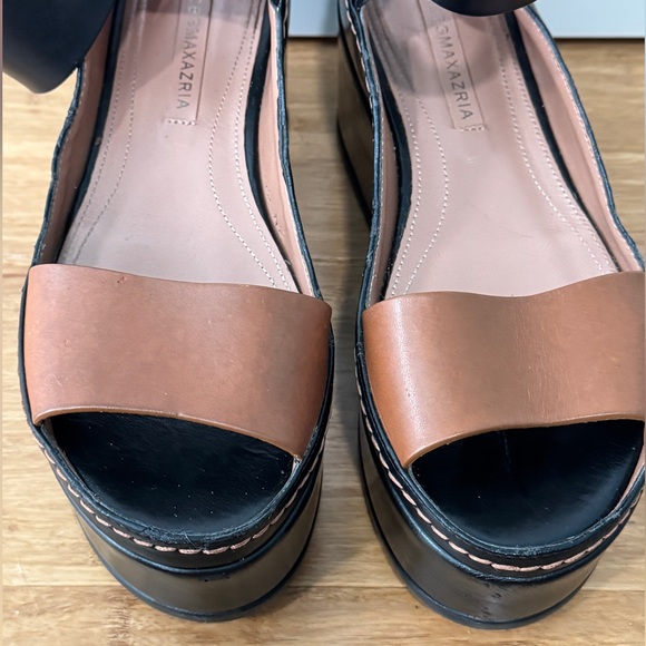 BCBGMAXAZRIA COLOR-BLOCK PLATFORM SANDALS - Picture 8 of 10